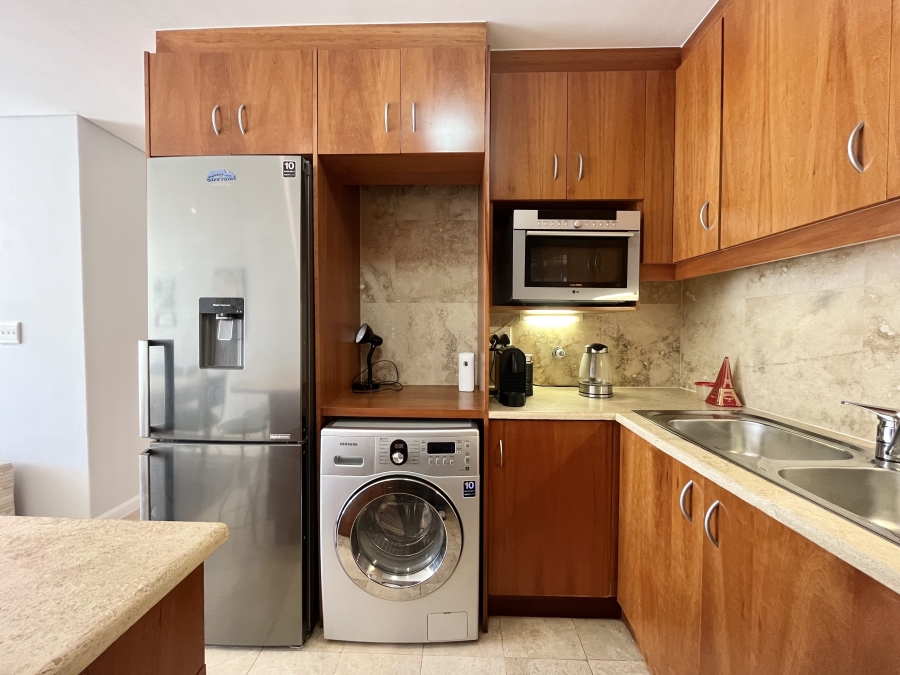 To Let 2 Bedroom Property for Rent in Sea Point Western Cape